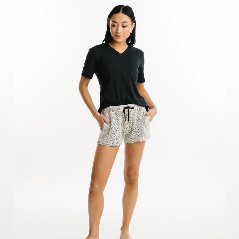 Zyia White Weave Texture Shorts Size Medium